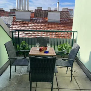 Dachterrasse Fuer 4 Personen Viena